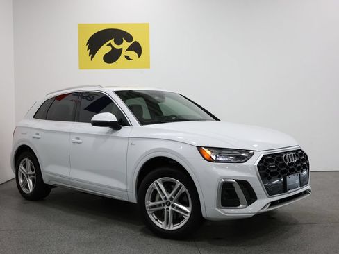 Certified 2024 Audi Q5 e Premium w/ Convenience Package AWD/4WD image 2