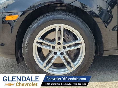 Used 2024 Porsche Macan Turbo AWD/4WD image 19