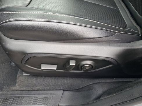 Used 2024 Jeep Grand Cherokee L Limited w/ Luxury Tech Group II image 11