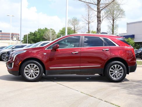 Used 2018 Cadillac XT5 Luxury w/ Driver Awareness Package image 3