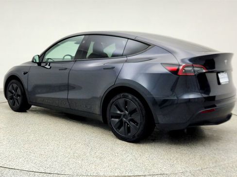 Used 2025 Tesla Model Y Long Range image 7