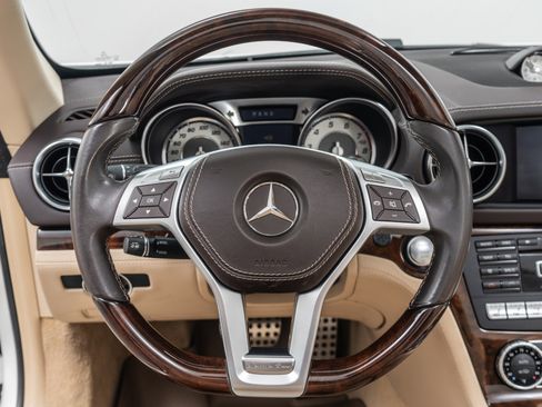 Used 2013 Mercedes-Benz SL 550 image 15