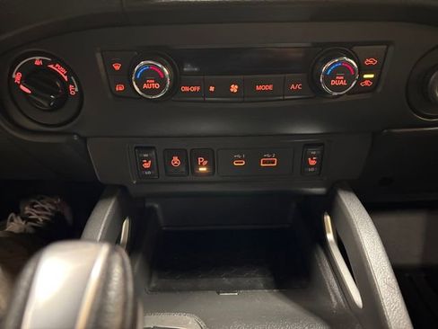 Certified 2022 Nissan Frontier SV image 20