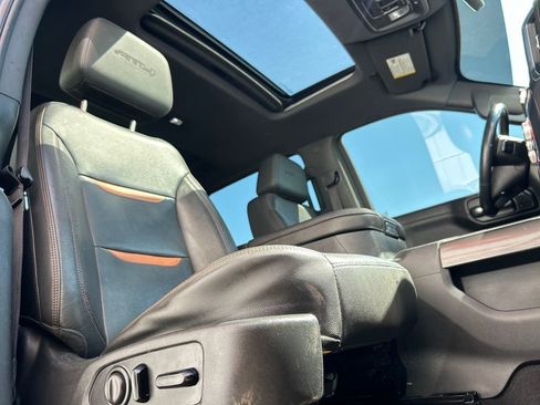 Used 2019 GMC Sierra 1500 AT4 w/ Off Road Performance Package image 30