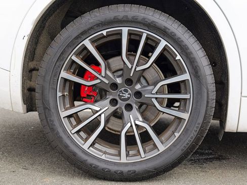 Certified 2023 Maserati Grecale Modena AWD/4WD image 13