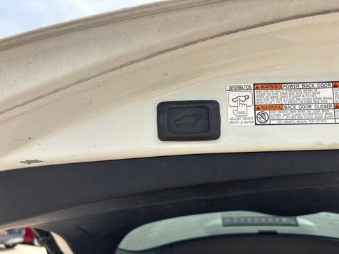 Used 2015 Toyota RAV4 Limited AWD/4WD image 24