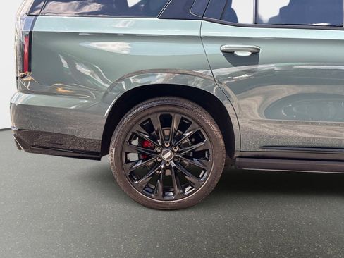 Used 2026 Cadillac Escalade V w/ LPO, ONYX Package image 22