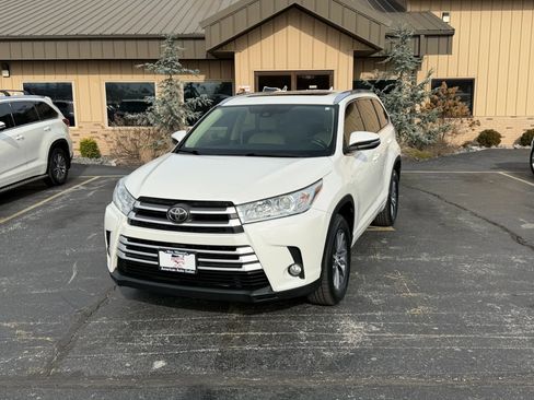 Used 2018 Toyota Highlander XLE image 14