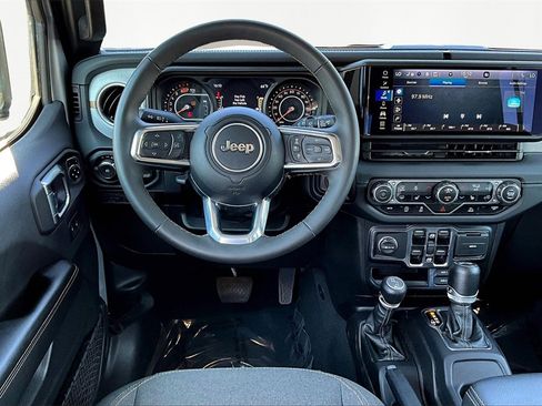 Used 2024 Jeep Wrangler Sahara image 5