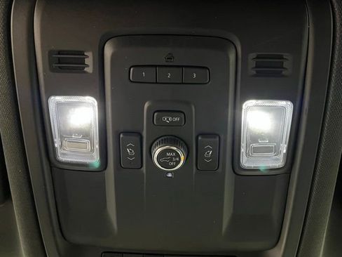 Used 2022 Chevrolet Tahoe RST w/ Luxury Package AWD/4WD image 41