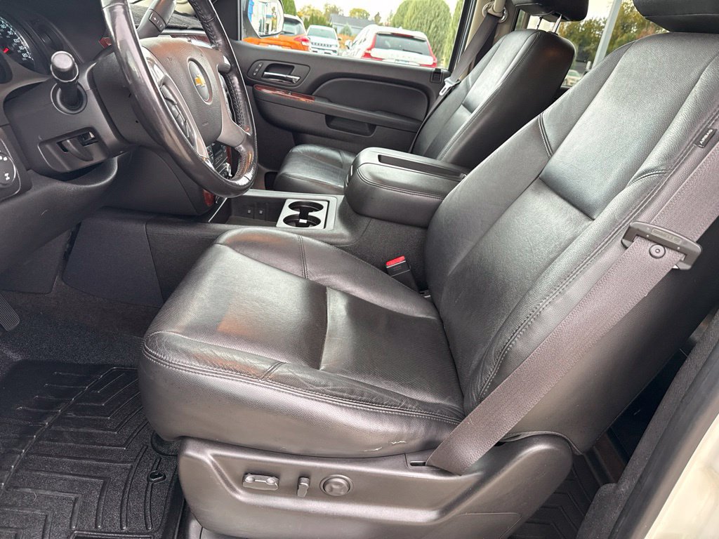 Used 2012 Chevrolet Avalanche LTZ AWD/4WD image 28