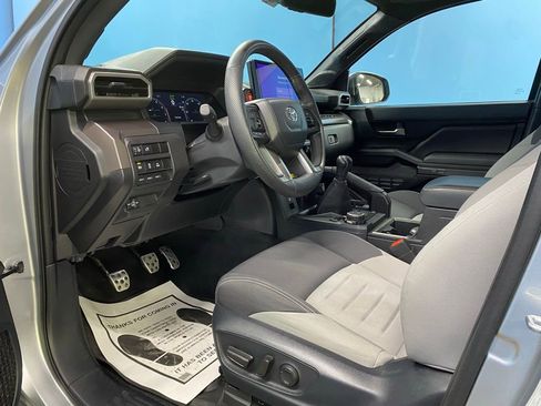 Used 2024 Toyota Tacoma TRD Sport image 14
