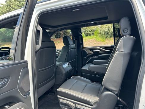 Used 2024 Cadillac Escalade ESV Sport w/ LPO, ONYX Package AWD/4WD image 41