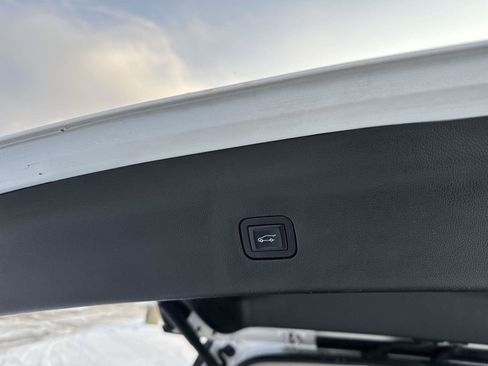 Used 2019 Buick Enclave Premium image 8