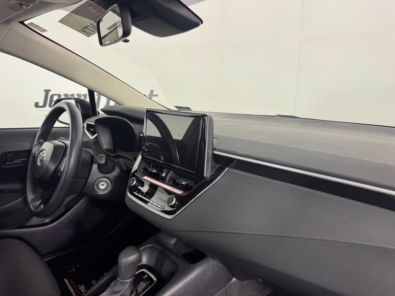 Used 2026 Toyota Corolla LE FWD image 29