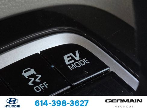Used 2023 Toyota Corolla LE FWD image 33