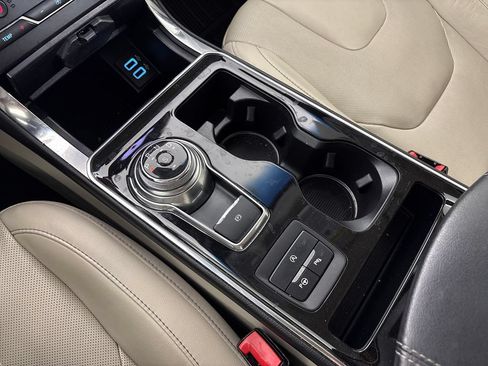 Certified 2019 Ford Edge Titanium w/ Equipment Group 301A FWD image 28
