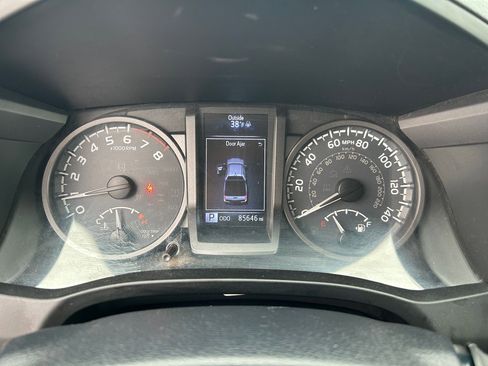 Certified 2019 Toyota Tacoma TRD Off-Road image 15