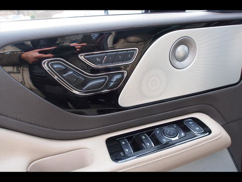 Used 2020 Lincoln Aviator Reserve w/ Equipment Group 202A image 24