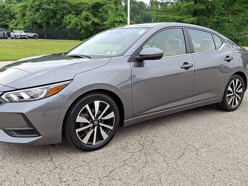 Used 2023 Nissan Sentra SV w/ SV Premium Package FWD image 4