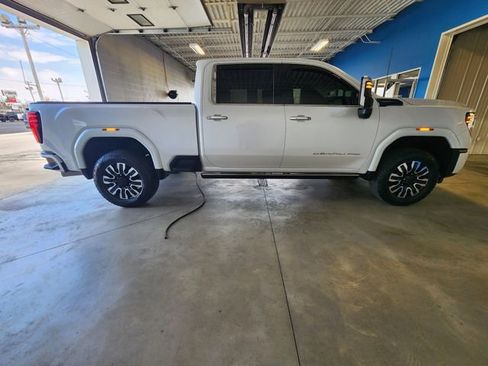 Used 2024 GMC Sierra 2500 Denali Ultimate image 5
