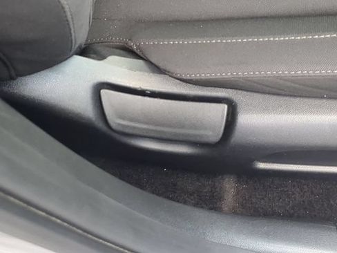 Used 2025 Hyundai Elantra SEL FWD image 41