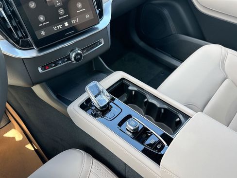 New 2026 Volvo XC90 B6 Plus w/ Protection Package Premier AWD/4WD image 23