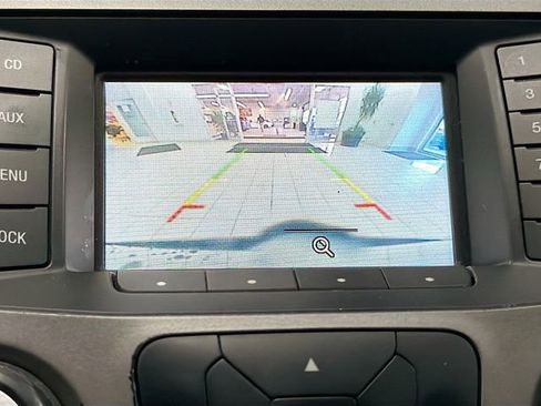 Used 2016 Ford Taurus SE image 14