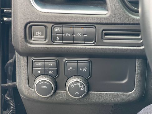 Used 2023 Chevrolet Tahoe LS AWD/4WD image 19