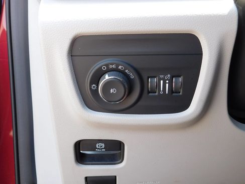 Used 2022 Jeep Grand Cherokee L Summit w/ Advanced Protech Group IV AWD/4WD image 32