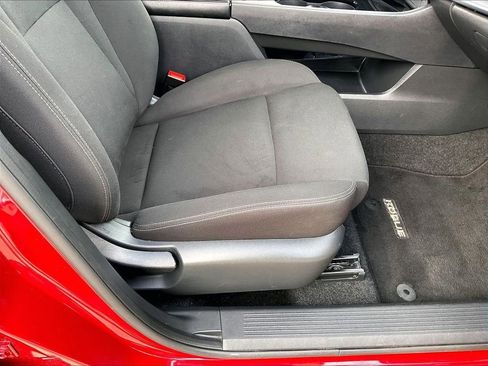 Used 2023 Nissan Rogue S image 34