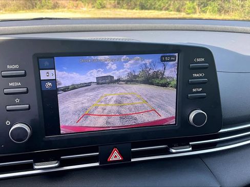 Used 2025 Hyundai Elantra SE FWD image 27