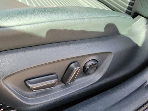 Certified 2020 Toyota Camry SE w/ Convenience Package FWD image 16