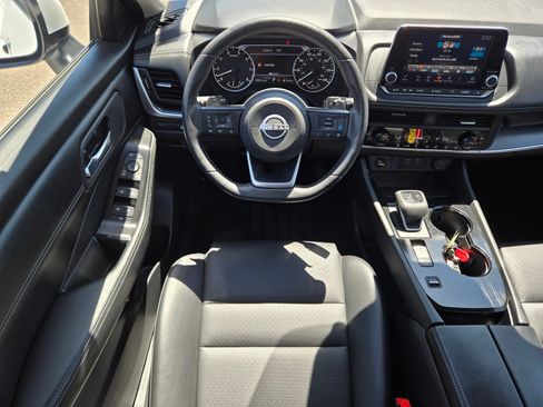 Used 2024 Nissan Rogue SV w/ SV Premium Package FWD image 16