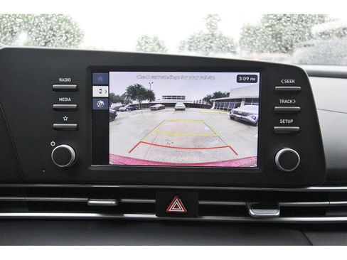 Certified 2025 Hyundai Elantra SE FWD image 26
