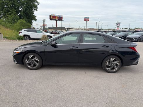 Used 2024 Hyundai Elantra SEL w/ Convenience Package FWD image 6