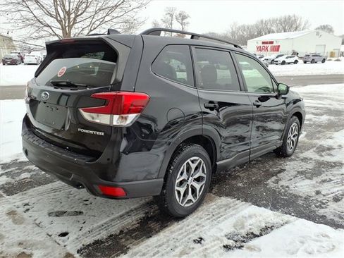 Used 2019 Subaru Forester Premium image 25