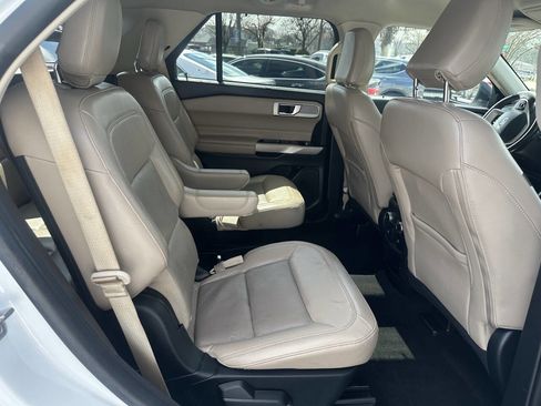 Used 2021 Ford Explorer Limited w/ Equipment Group 301A image 17