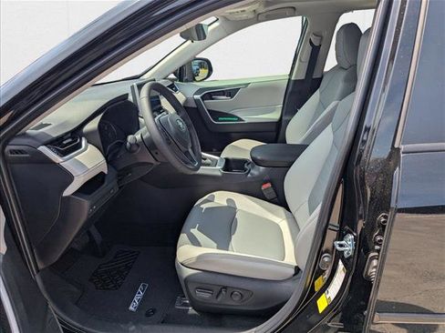 Certified 2025 Toyota RAV4 XLE Premium image 4