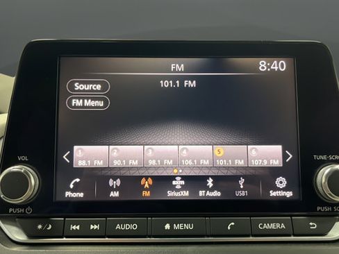 Used 2021 Nissan Rogue SV AWD/4WD image 14