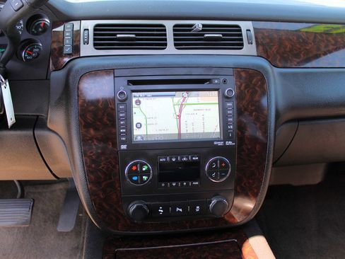 Used 2013 GMC Yukon Denali AWD/4WD image 21