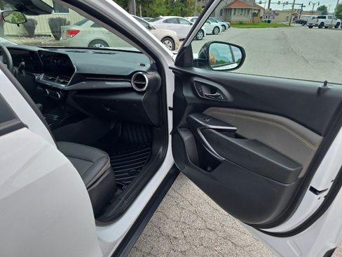 Used 2024 Chevrolet Trax ACTIV FWD image 35