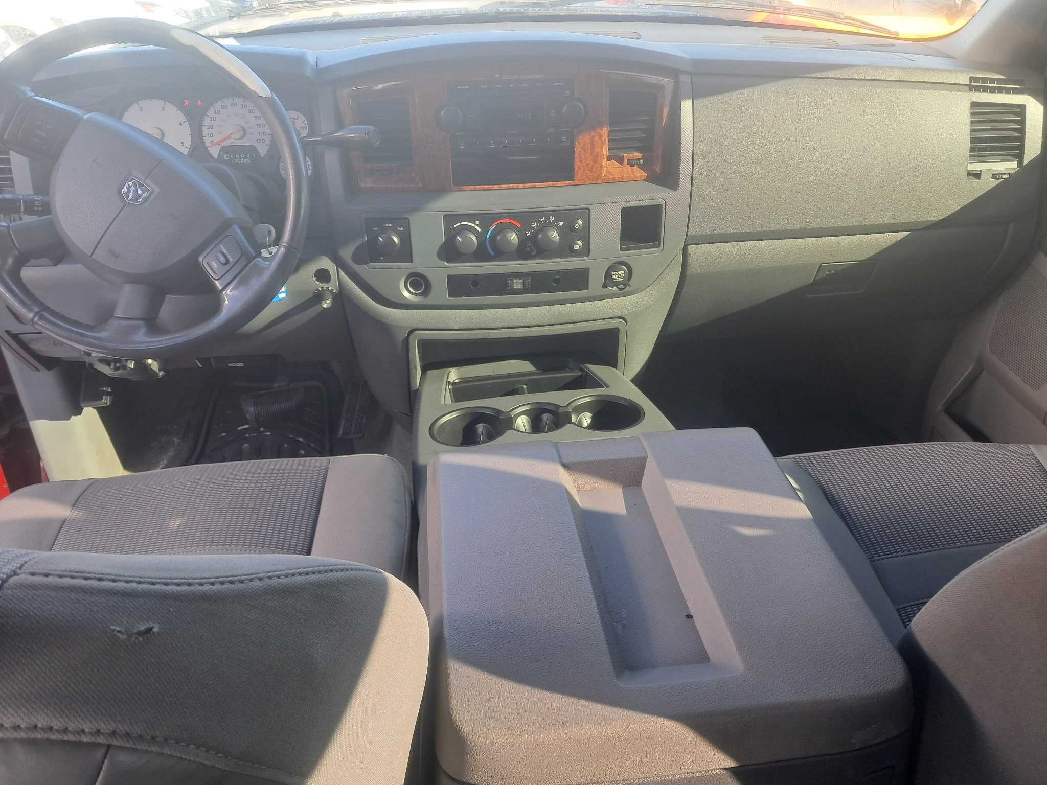 Used 2006 Dodge Ram 2500 Truck SLT AWD/4WD image 6