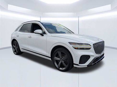 Used 2022 Genesis GV70 3.5T Sport w/ Sport Prestige Package AWD/4WD image 2