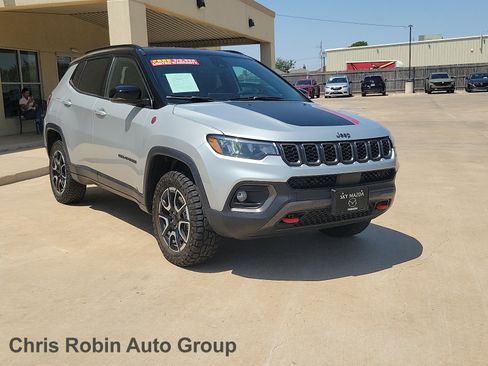 Used 2024 Jeep Compass Trailhawk AWD/4WD image 1