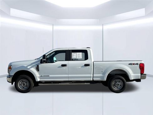 Used 2022 Ford F250 XL w/ Power Equipment Group AWD/4WD image 3