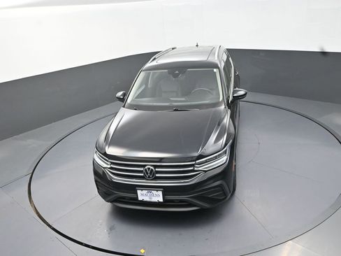 Used 2023 Volkswagen Tiguan SE w/ Panoramic Sunroof Package AWD/4WD image 14