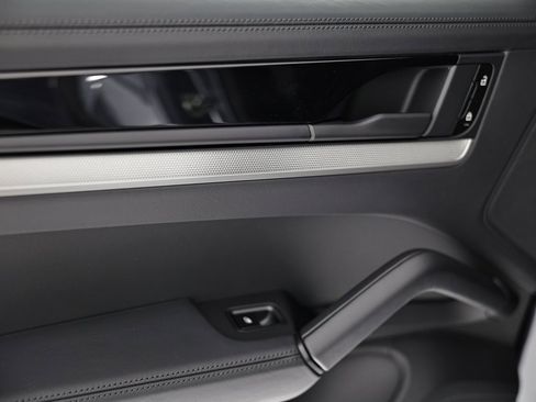 New 2026 Porsche Cayenne image 24