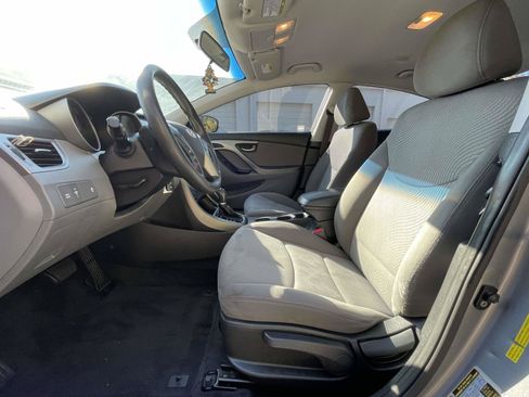 Used 2015 Hyundai Elantra SE w/ Option Group 02 FWD image 14