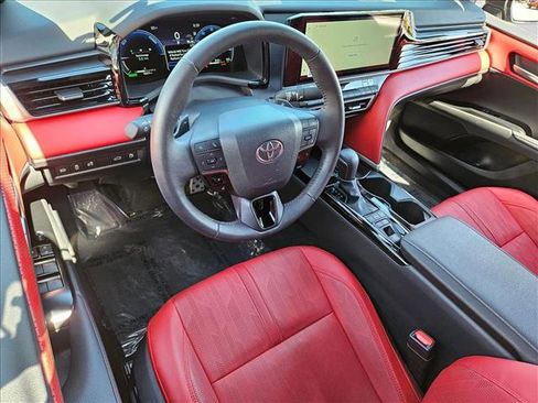 Used 2025 Toyota Camry XSE FWD image 9